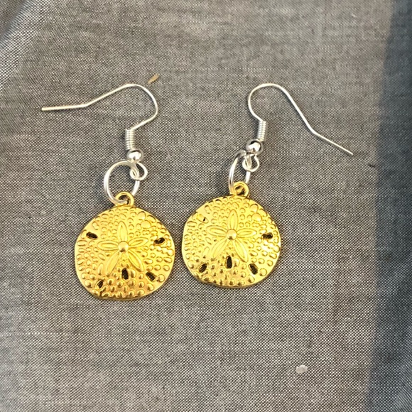 Handmade and many vintage stuff too. - Picture 8 of 8